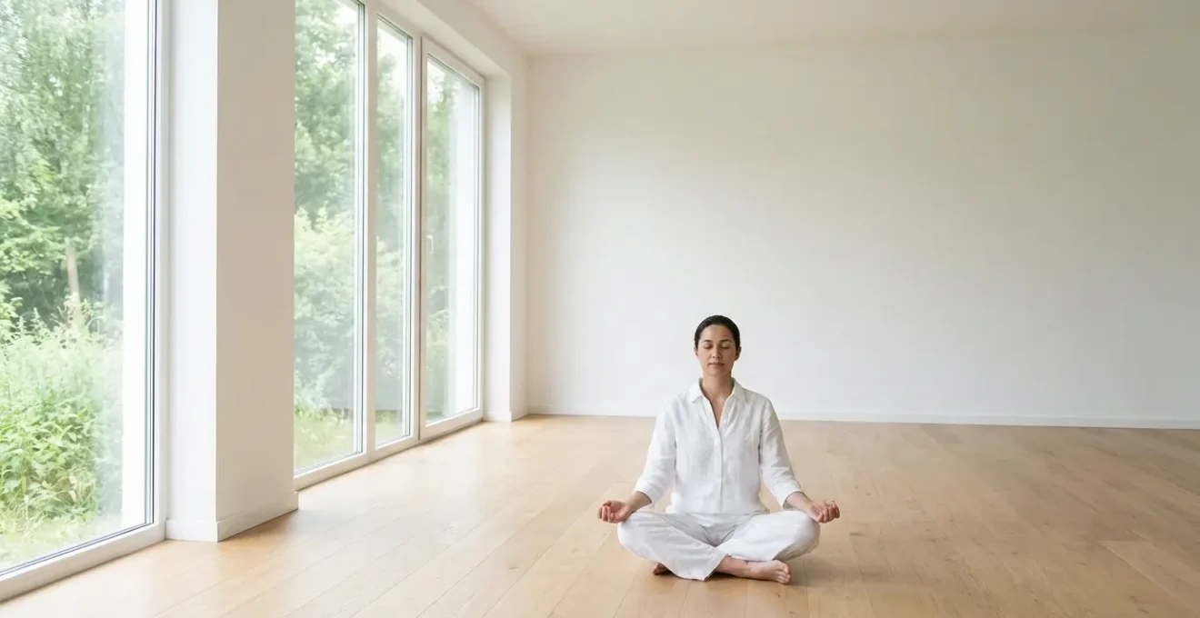 Persona in meditazione che equilibra il chakra del cuore